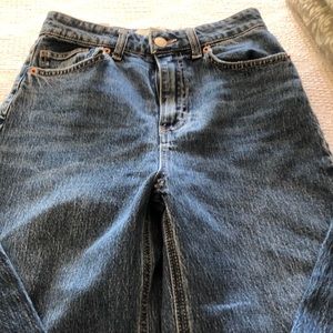 H&M High Waist Wide Leg Jeans. Size 2